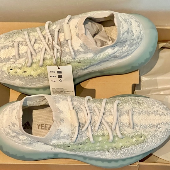 **SOLD** Adidas yeezy boost 380 adults (men 8) - Picture 3 of 5